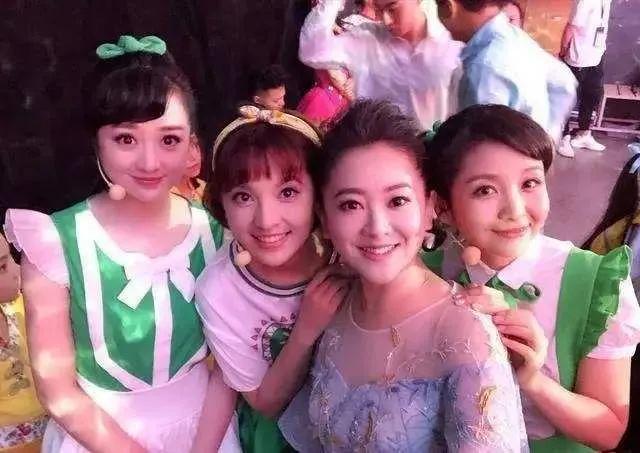 央视少儿节目女主播月亮姐姐：39岁才高龄产子，儿子取名意义非凡