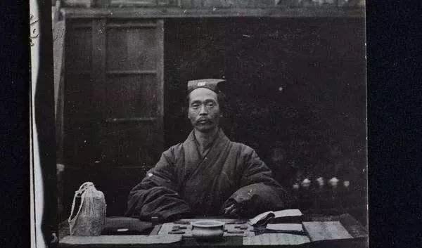 蒋介石去道观算命，道士：“胜不离川败不离湾”，多年后果然实现