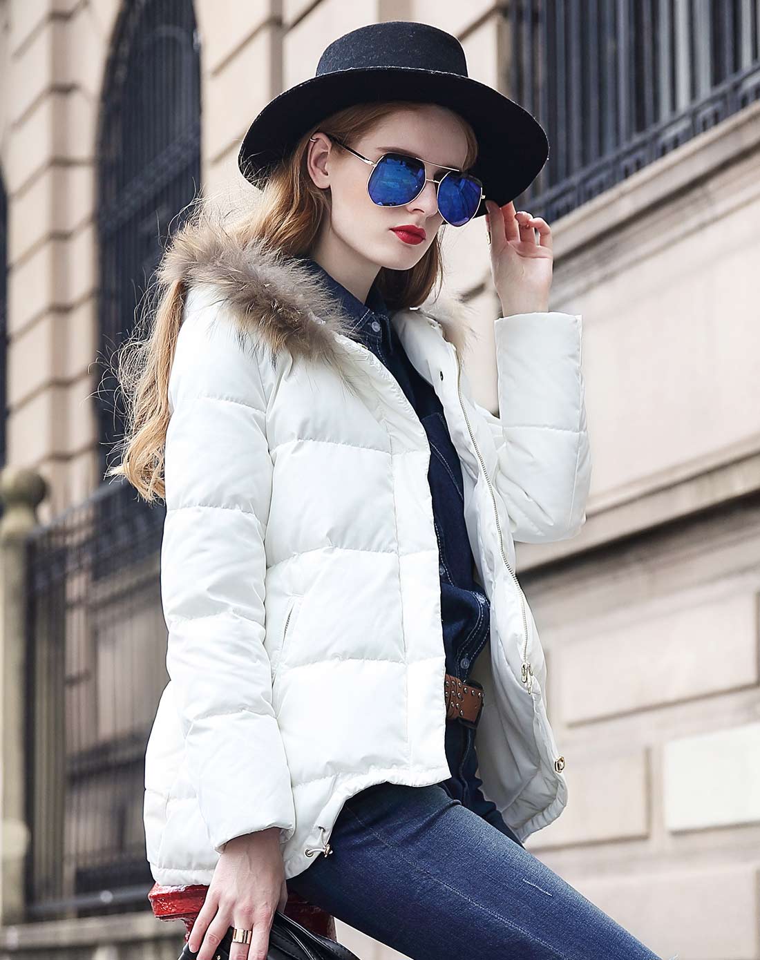 白羽绒服发黄怎么办