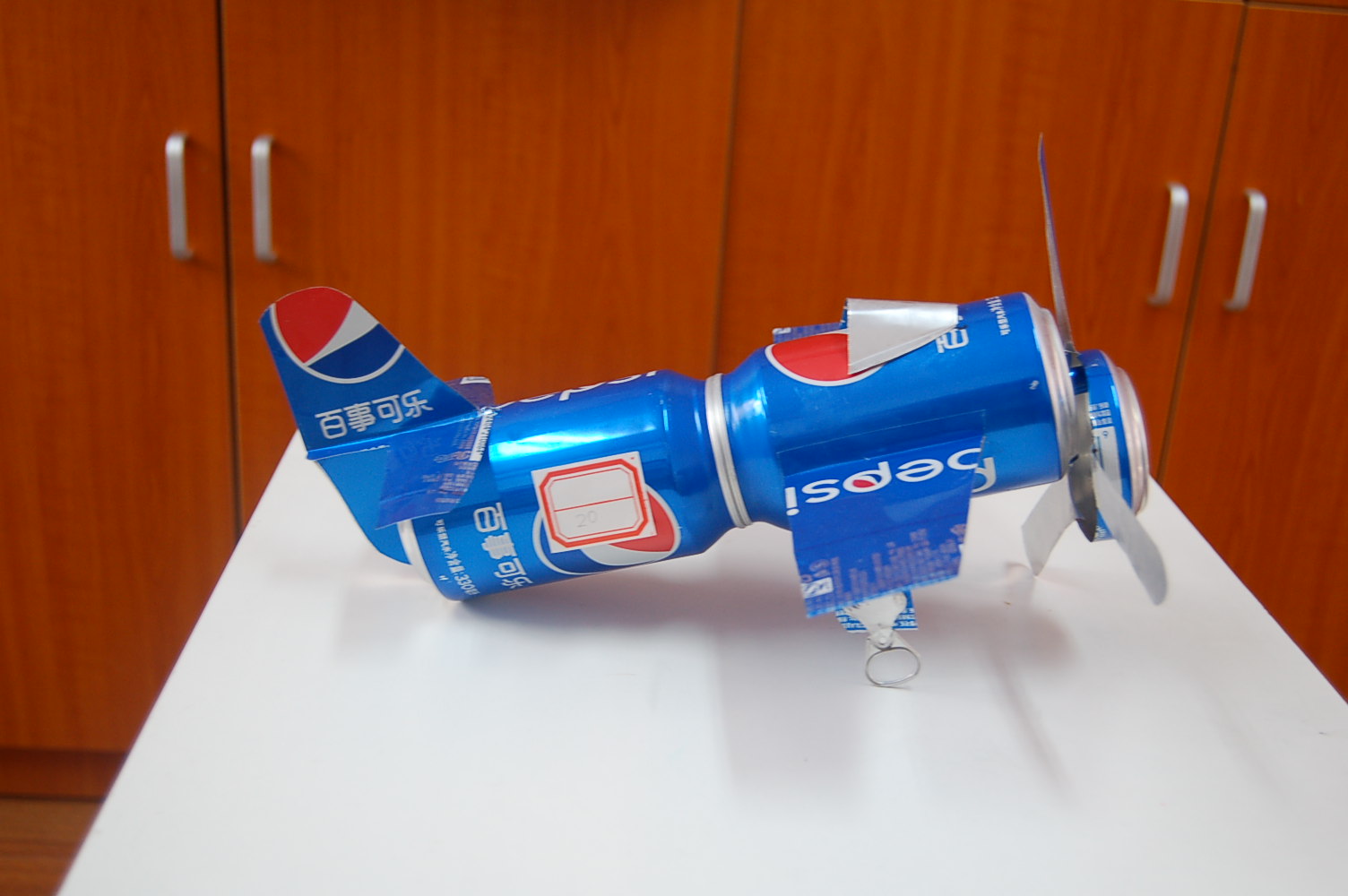 易拉罐做的飞机玩具.02旧金属做成的马.01