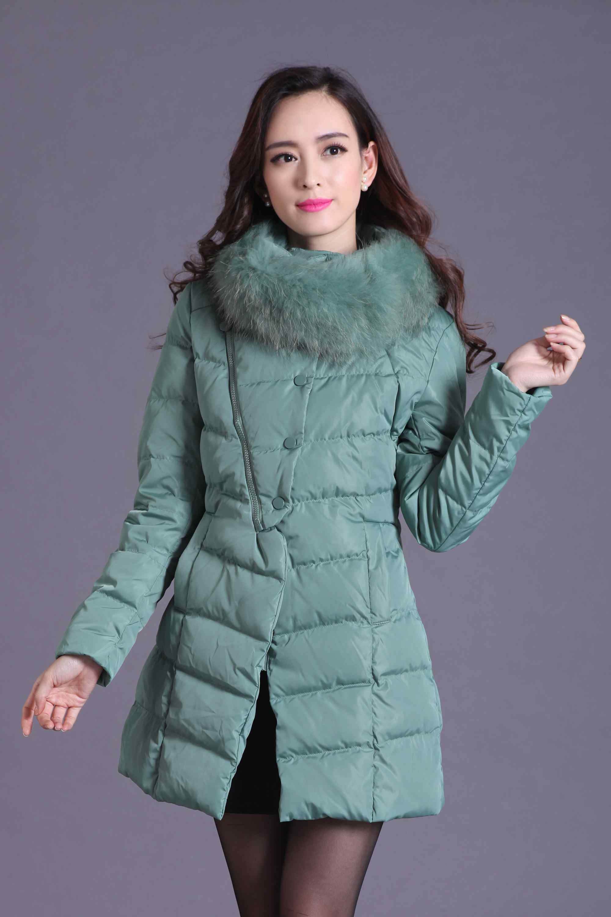 怎样选购白鸭绒和灰鸭绒羽绒服