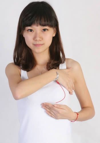 怎样按摩胸部才能丰胸