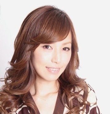 时尚魅力的斜刘海发型