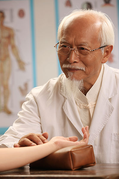 01在中医方面认为,散光是多为肝血不足,肝肾阴虚所为,应该养肝益肾