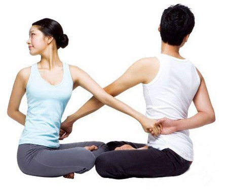 教你做情侣瑜伽让你和他更靠近