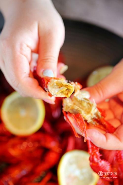如何做到小龙虾完美剥壳