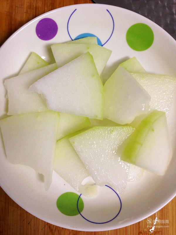 好一道消暑菜,西瓜皮素炒冬瓜片