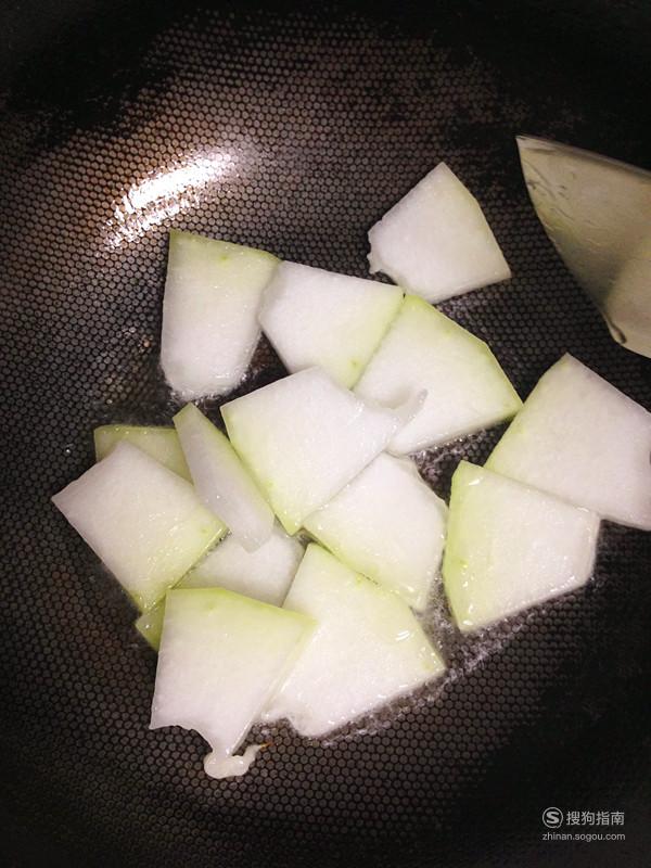 好一道消暑菜,西瓜皮素炒冬瓜片