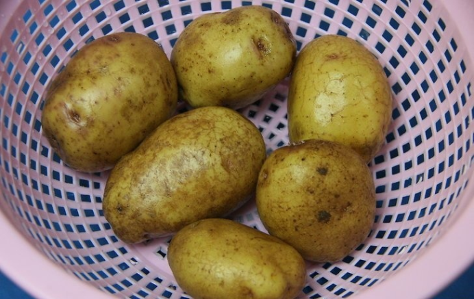 如何烹制嫩土豆