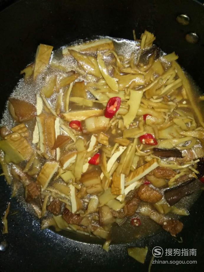 怎么做五花肉卤笋?